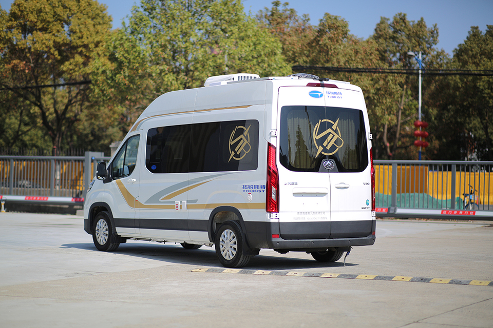 2021款大通V90