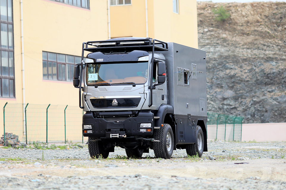 4×4重型越野房车