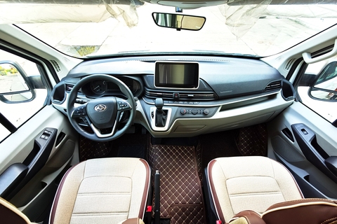 驾驶舱