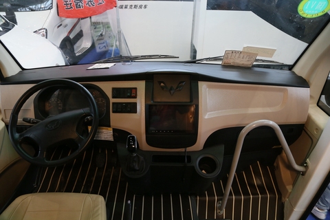 驾驶舱