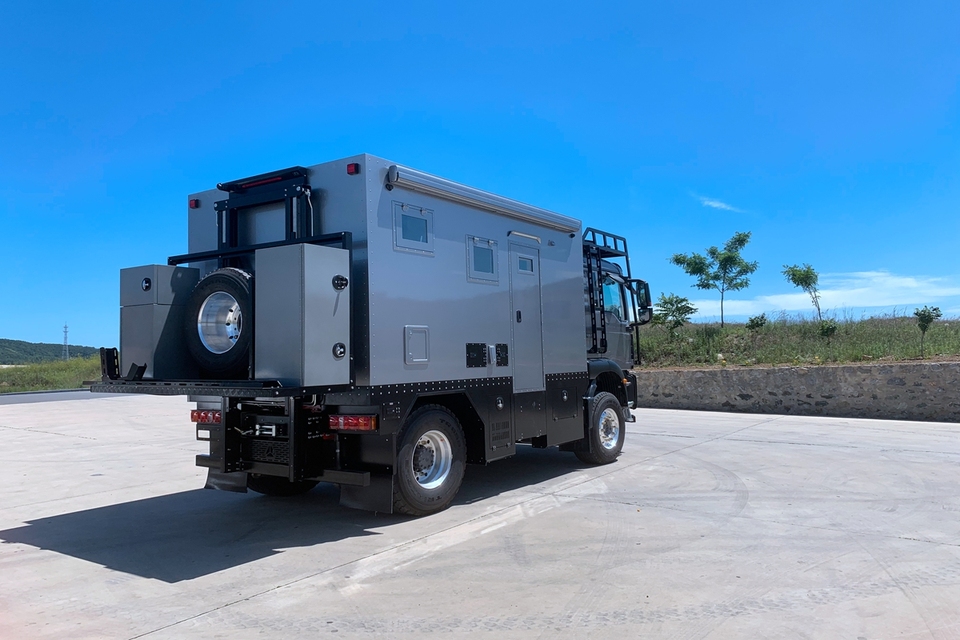 曼恩越野房车