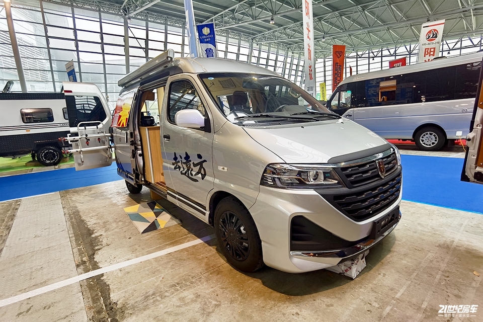 金杯海狮王B型房车