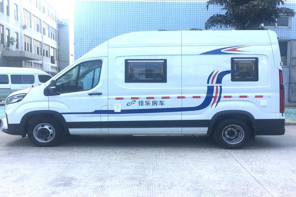 加长轴超高顶房车