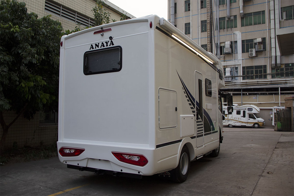 五十铃700P诺亚方舟C型房车