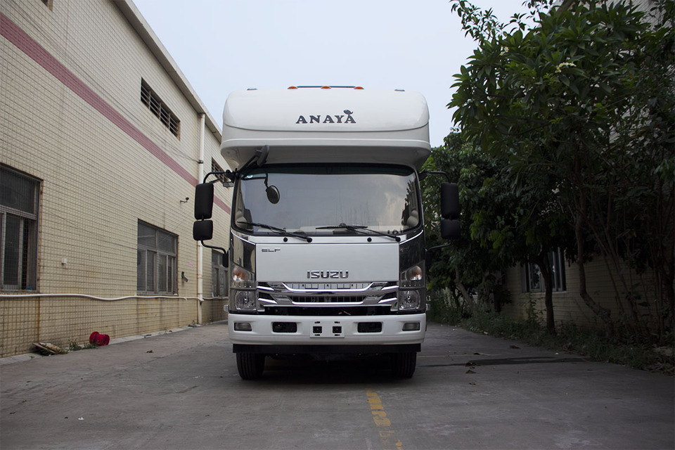 五十铃700P诺亚方舟C型房车