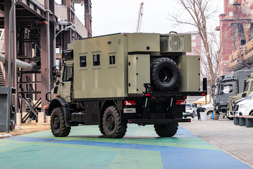 U4023 4×4