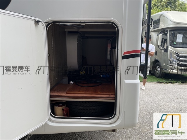 依维柯房车 2021 款 依维柯欧胜 齐星 C型大额头升顶房车