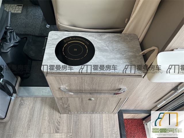依维柯房车 2021 款 依维柯欧胜 齐星 C型大额头升顶房车