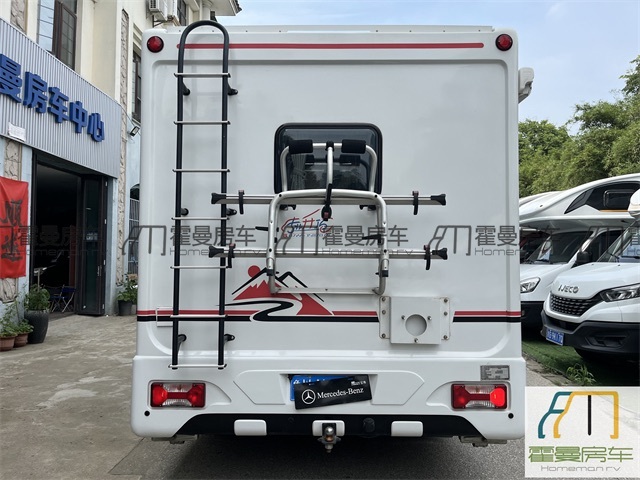 依维柯房车 2021 款 依维柯欧胜 齐星 C型大额头升顶房车