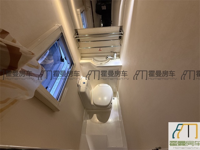 金杯房车 2017款华晨佰斯威金杯大海狮C型房车