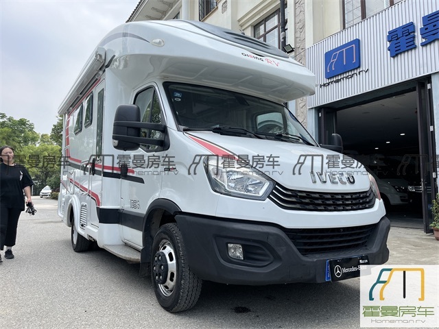 依维柯房车 2021 款 依维柯欧胜 齐星 C型大额头升顶房车