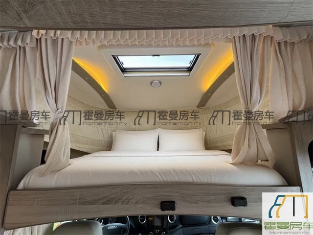 依维柯房车 2021 款 依维柯欧胜 齐星 C型大额头升顶房车
