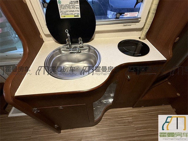 金杯房车 2017款华晨佰斯威金杯大海狮C型房车