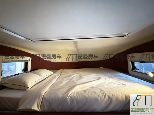 金杯房车 2017款华晨佰斯威金杯大海狮C型房车