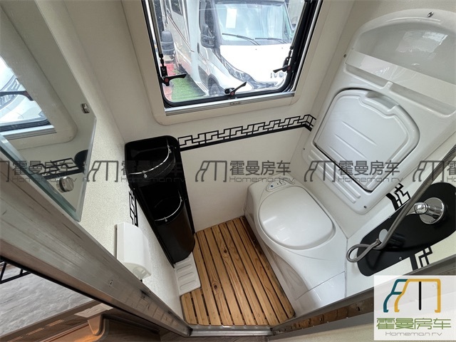 依维柯房车 2021 款 依维柯欧胜 齐星 C型大额头升顶房车
