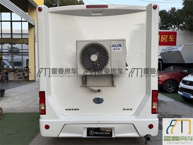 金杯房车 2017款华晨佰斯威金杯大海狮C型房车